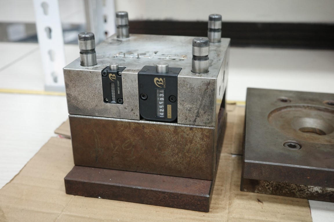 internal_picture01